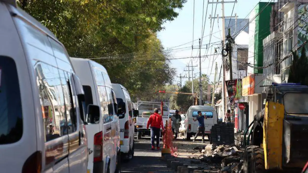 Dificultan el tránsito las obras en la Capital